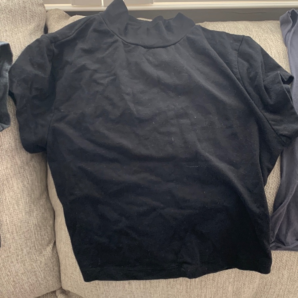Crop top bundle…pet and smoke free home